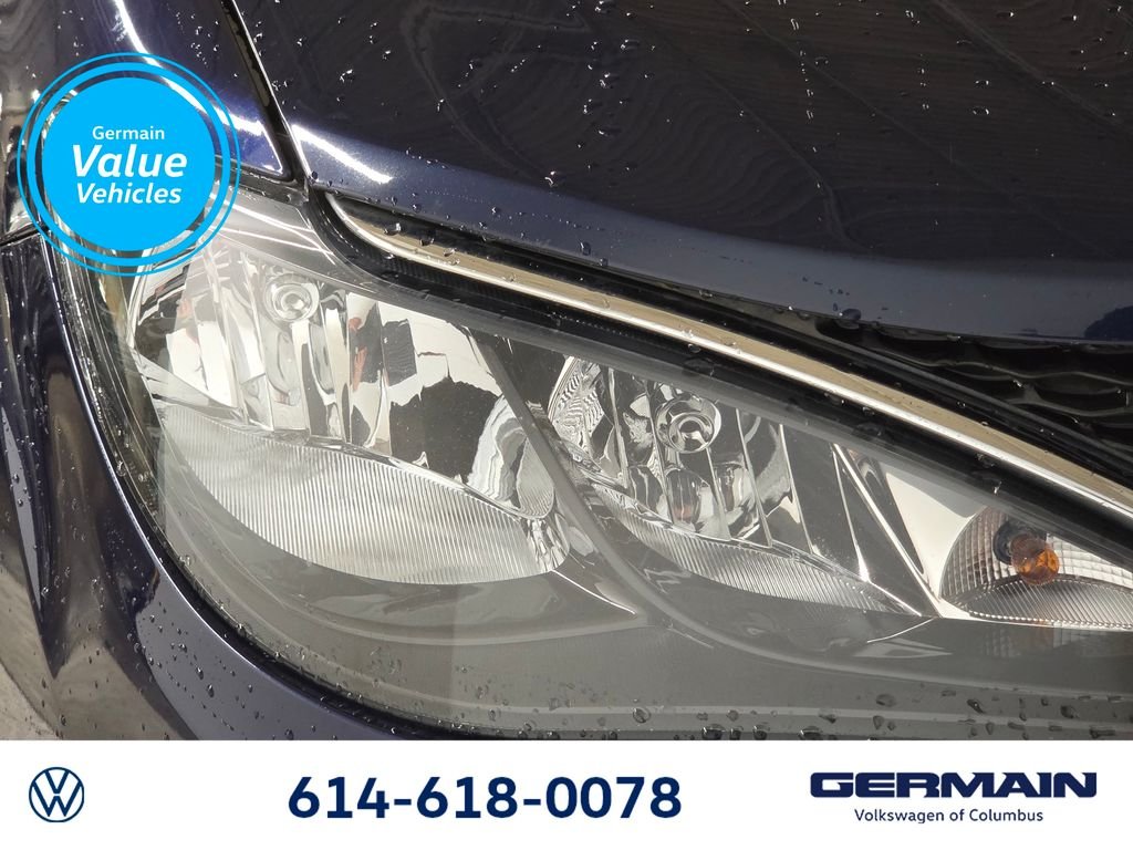 Used 2017 Blue Chrysler LX image 13