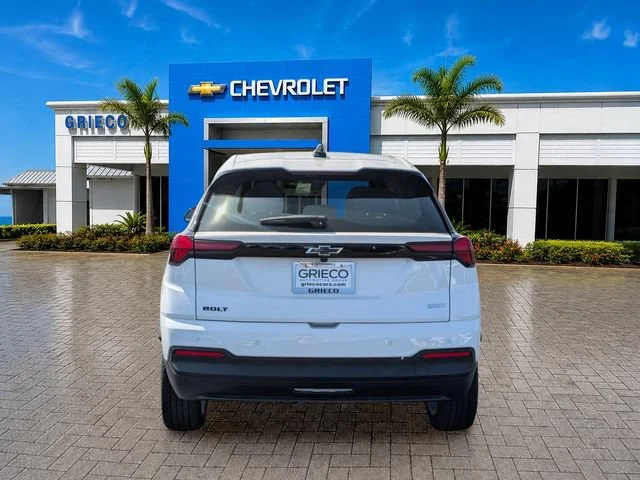 New 2027 Summit White Chevrolet LT image 4