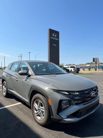 2026 Hyundai TUCSON SE FWD