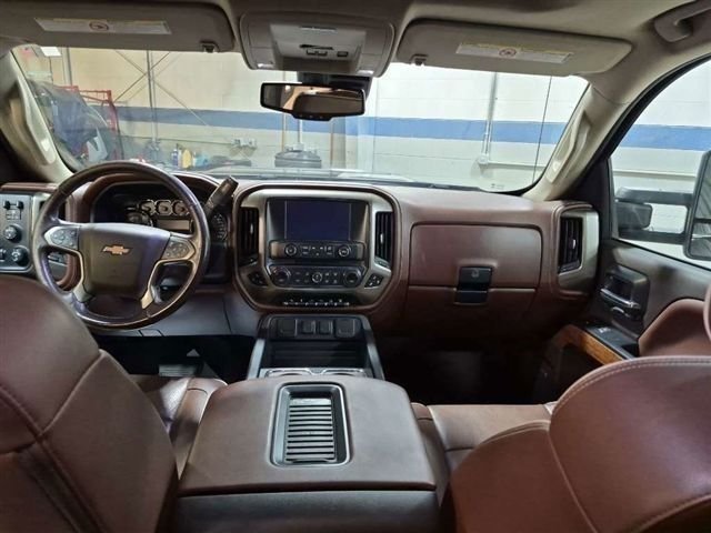 Used 2019 Black Chevrolet High Country image 2