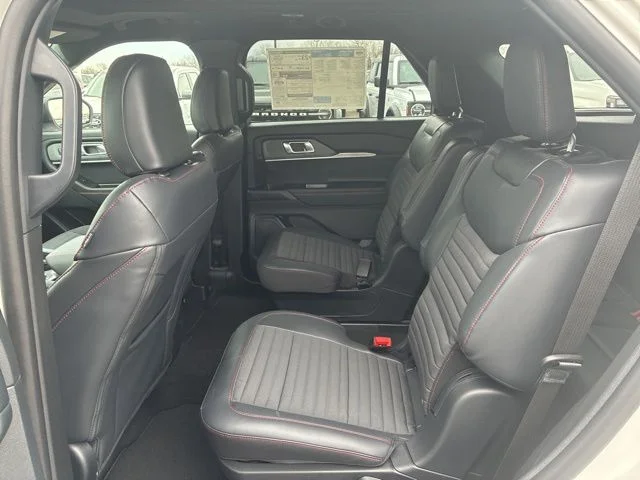 2026 Ford Explorer ST-Line - Photo 23