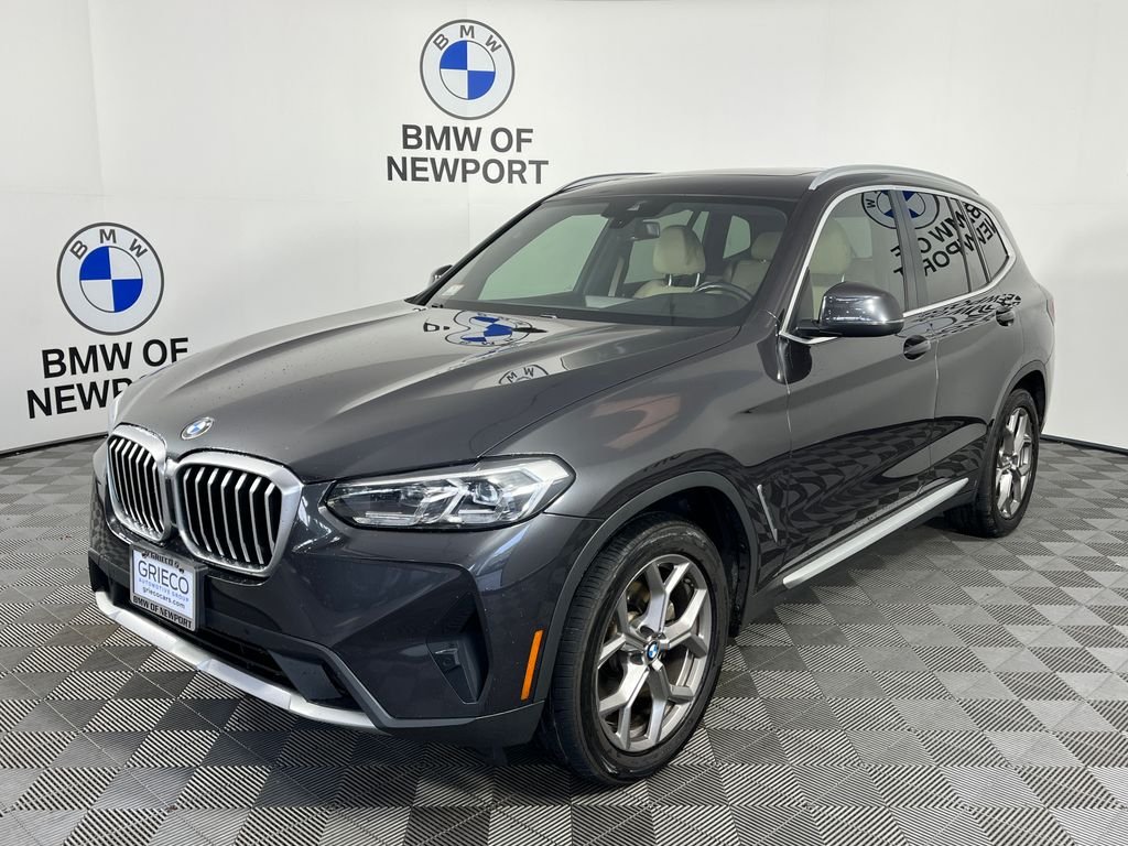 Used 2022 Gray BMW xDrive30i image 3