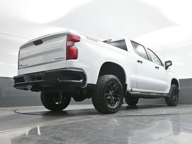 Used 2025 White Chevrolet Custom Trail Boss image 26