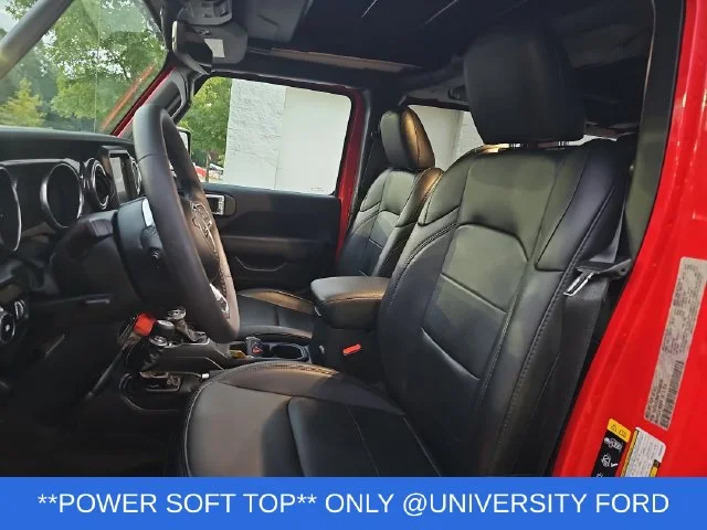 Used 2023 Red Jeep Altitude image 14