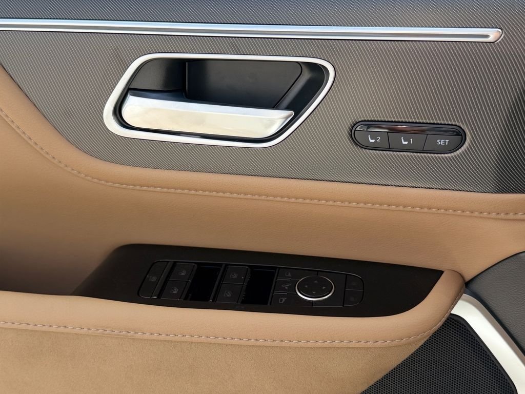 New 2027 RADIANT WHITE INFINITI Luxe 4WD image 24