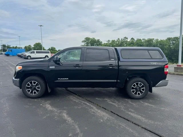 Used 2015 Black Toyota SR5 image 6