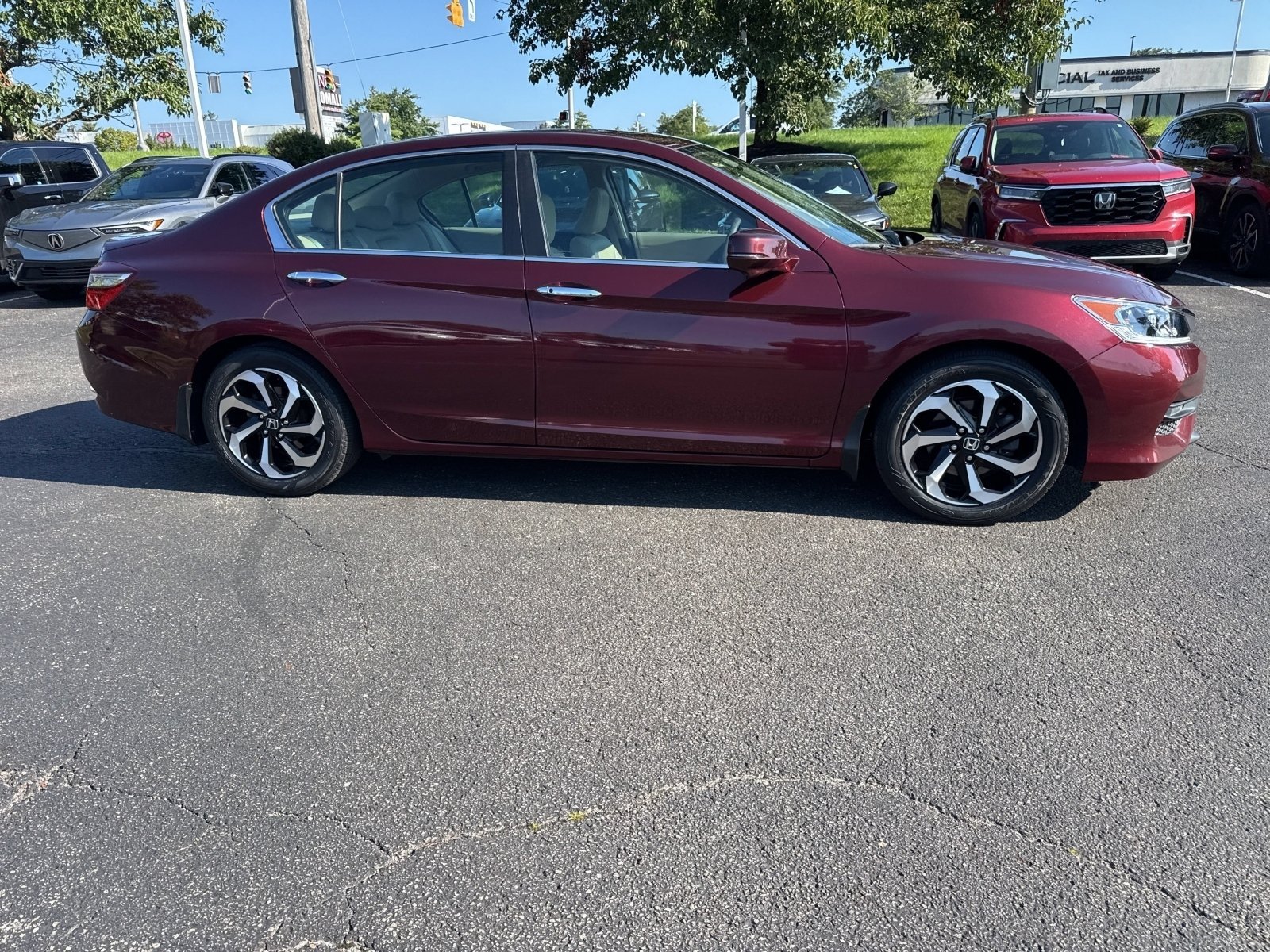 Used 2016 Basque Red Pearl II Honda EX-L image 22