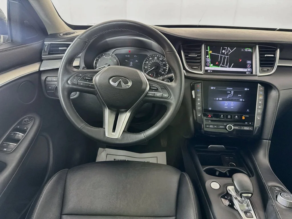 Used 2020 White INFINITI ESSENTIAL image 28