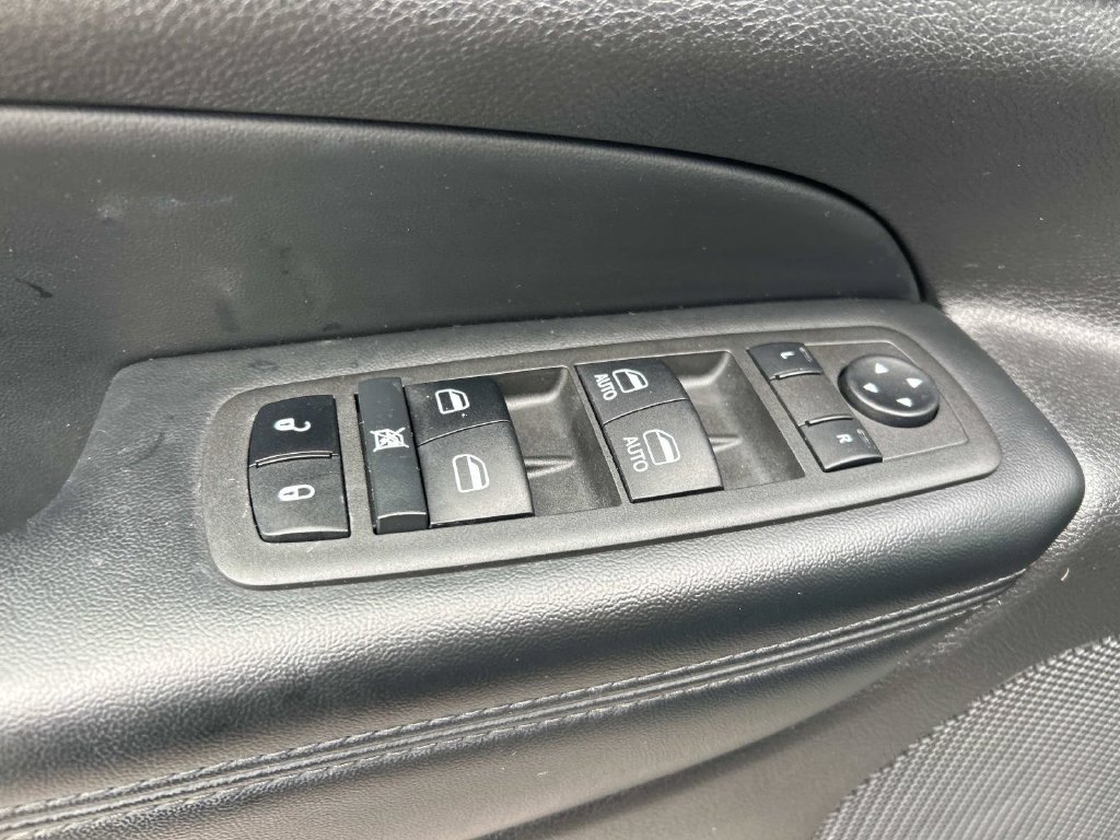 Certified Used 2021 Gray Clearcoat Jeep Laredo X image 26