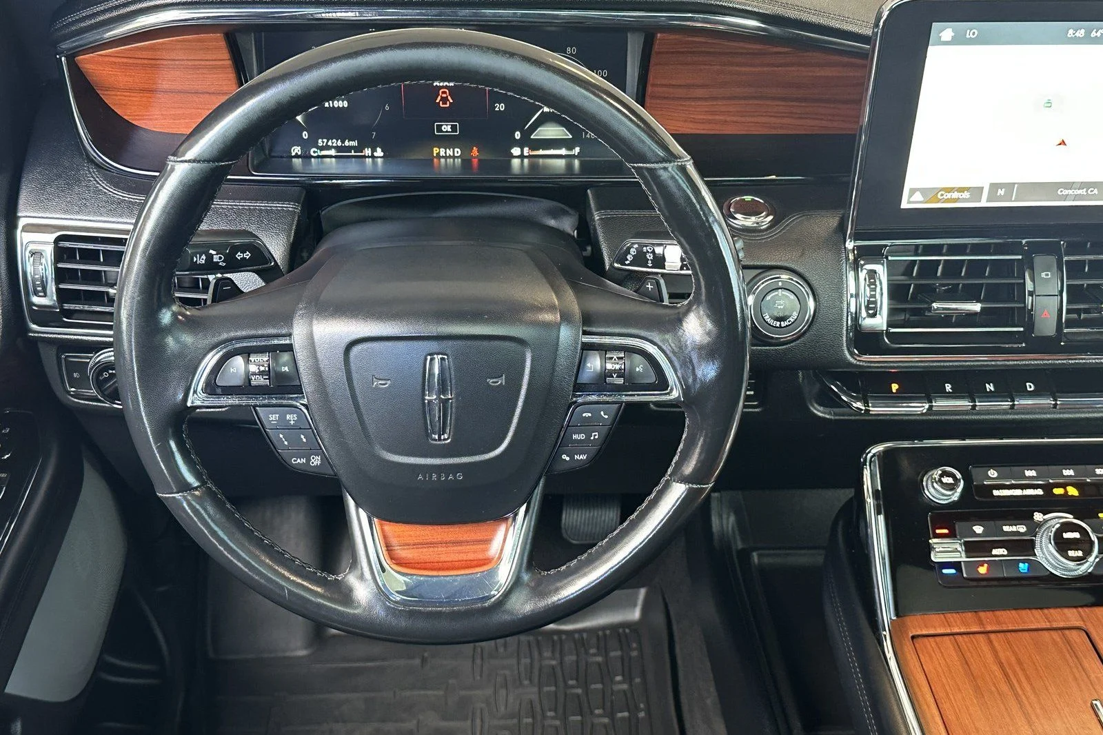 Used 2019 White Platinum Clearcoat Metallic Lincoln Reserve image 10