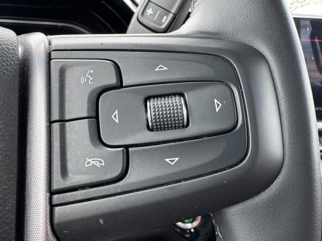 Used 2025 Black GMC SLT image 18