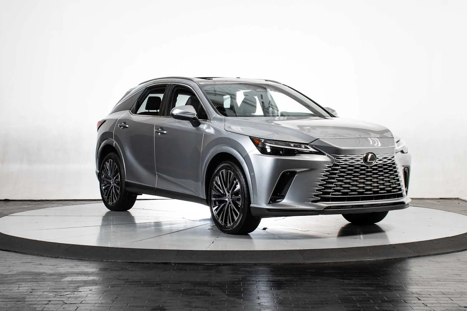 Certified Used 2024 Iridium Lexus Premium Plus image 9