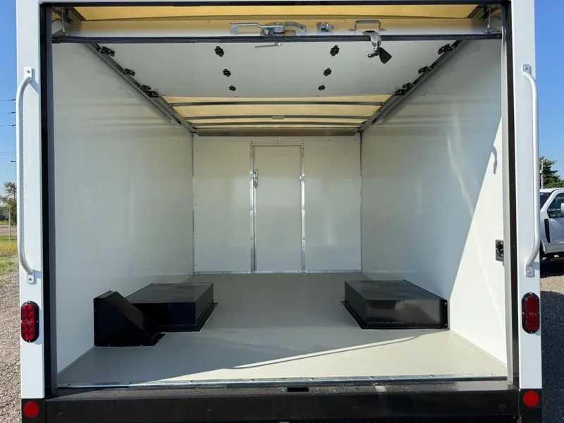 New 2027 Oxford White Ford 12FT BOX image 5