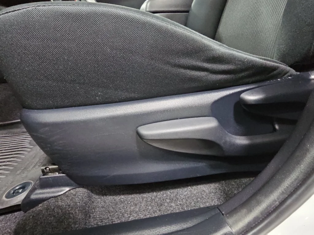 Used 2017 White Toyota LE image 31