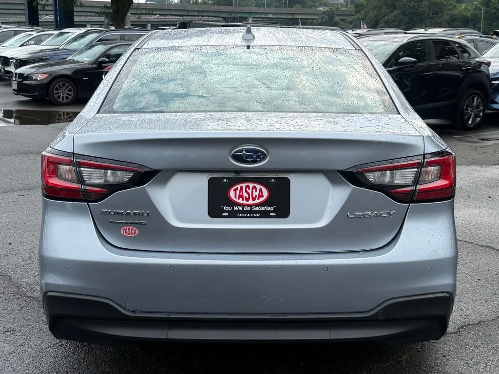 Used 2024 Ice Silver Metallic Subaru Limited image 9