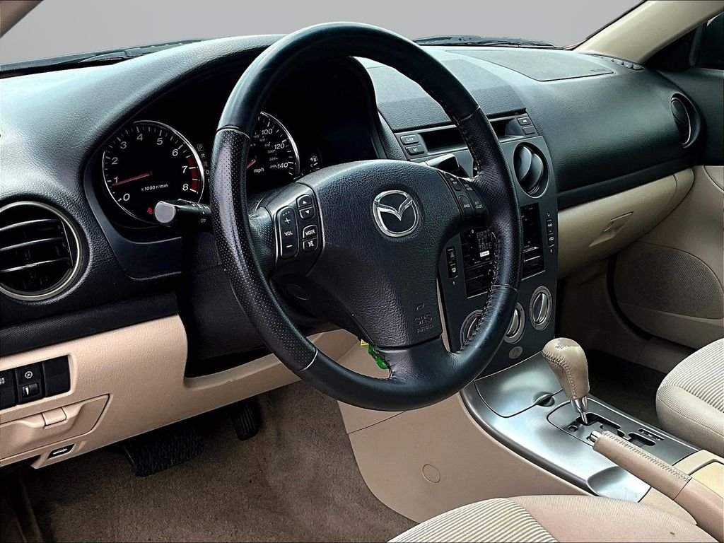 Used 2005 Red Mazda i image 17