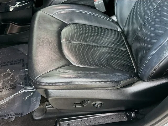 Used 2022 White Chrysler Touring L image 18