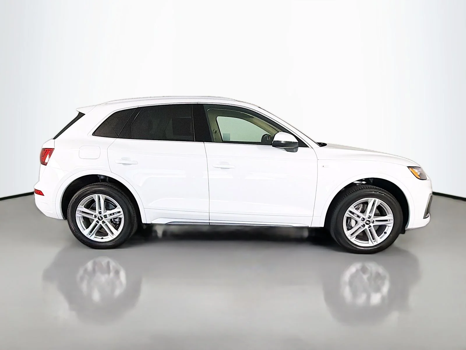 Used 2023 White Audi 55 Premium image 8