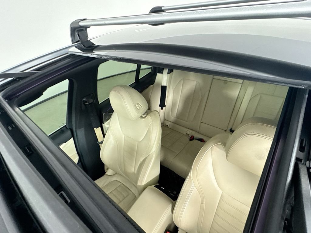 Used 2019 Black Sapphire Metallic BMW sDrive30i image 28