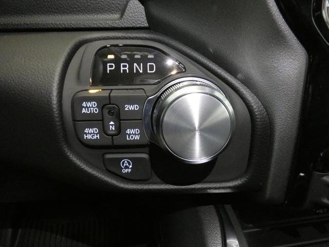 New 2026 Molten Red Pearl-Coat Exterior Paint RAM LARAMIE image 17