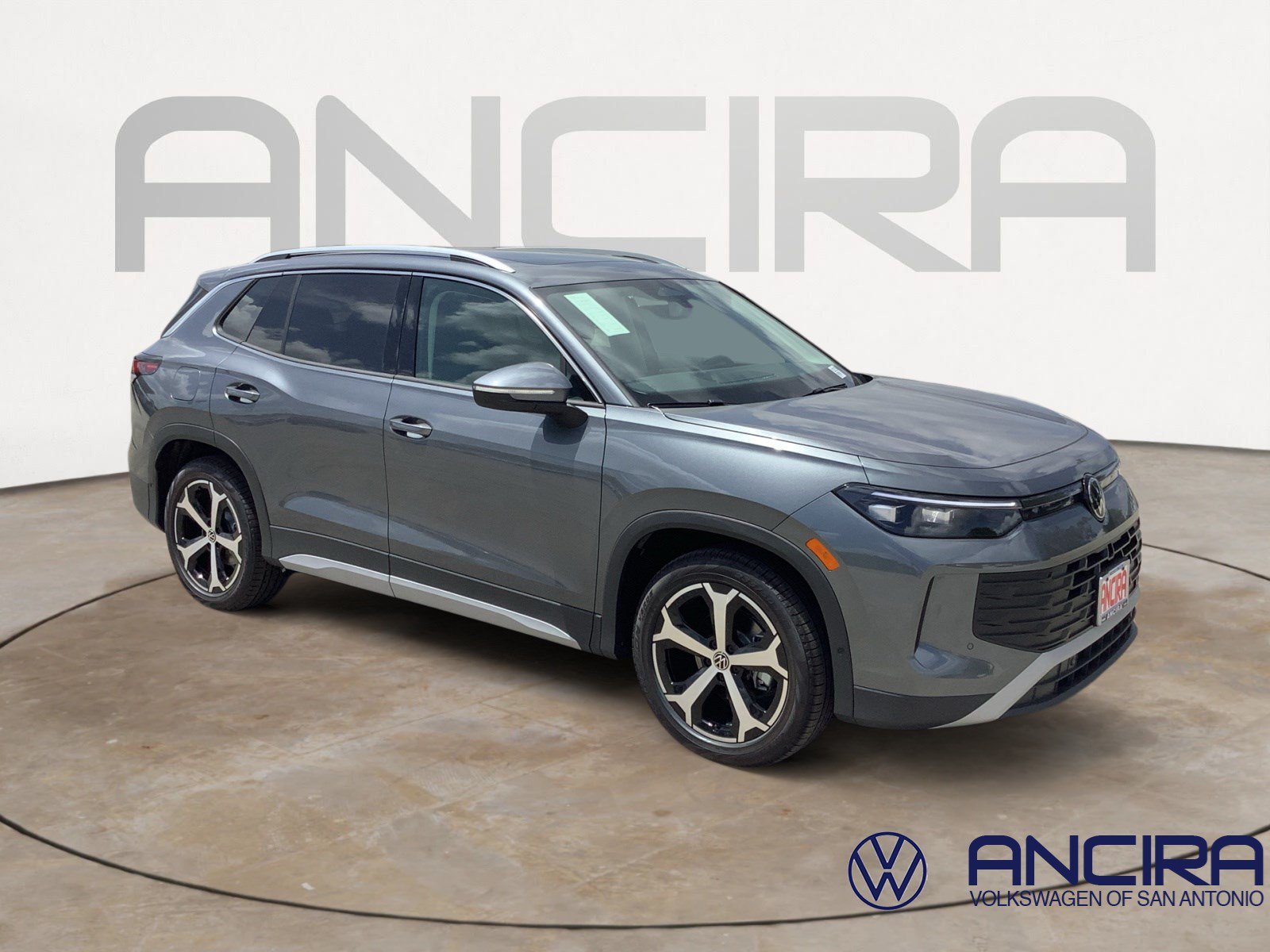New 2026 PLATINUM GRAY Volkswagen SE image 1