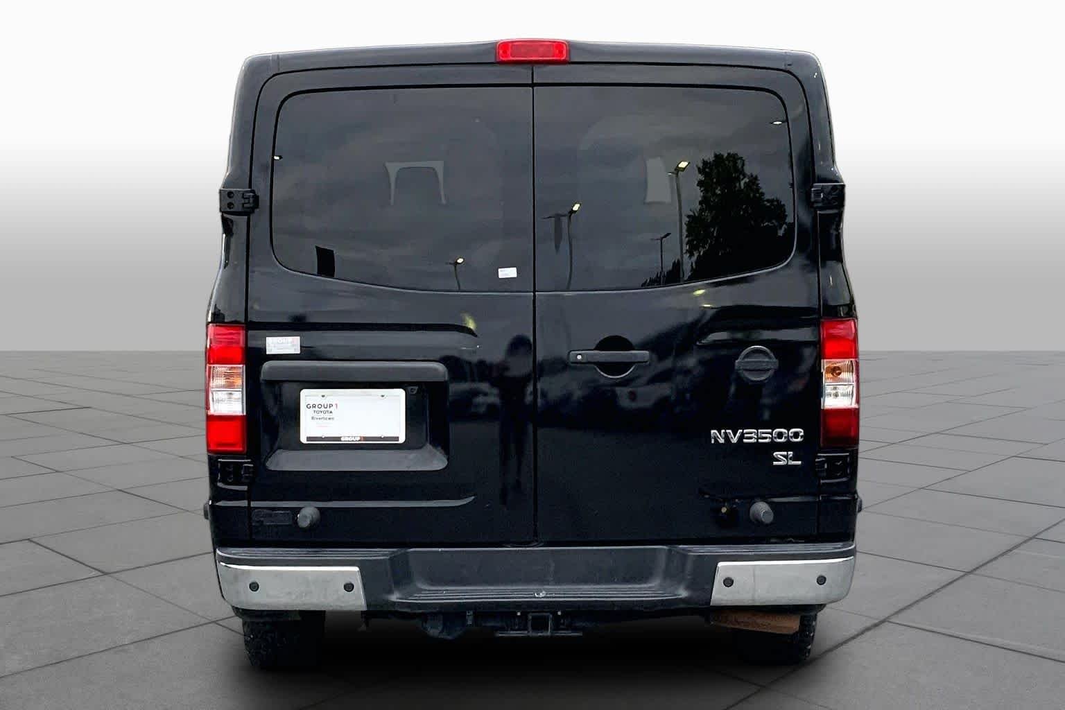 Used 2021 Super Black Nissan NV3500 HD SL image 5