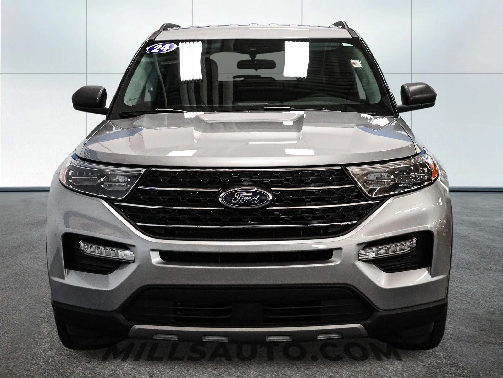 Certified Used 2024 Iconic Silver Metallic Ford XLT image 12