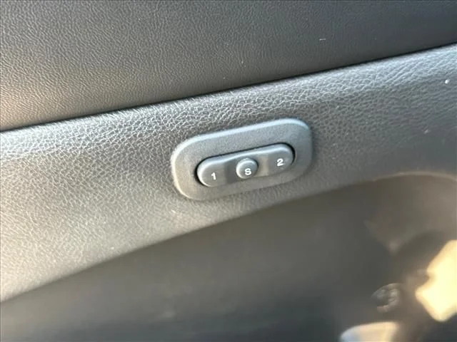 Used 2017 Blue Jeep Limited image 22