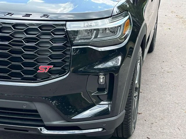 New 2026 Agate Black Metallic Ford ST image 9