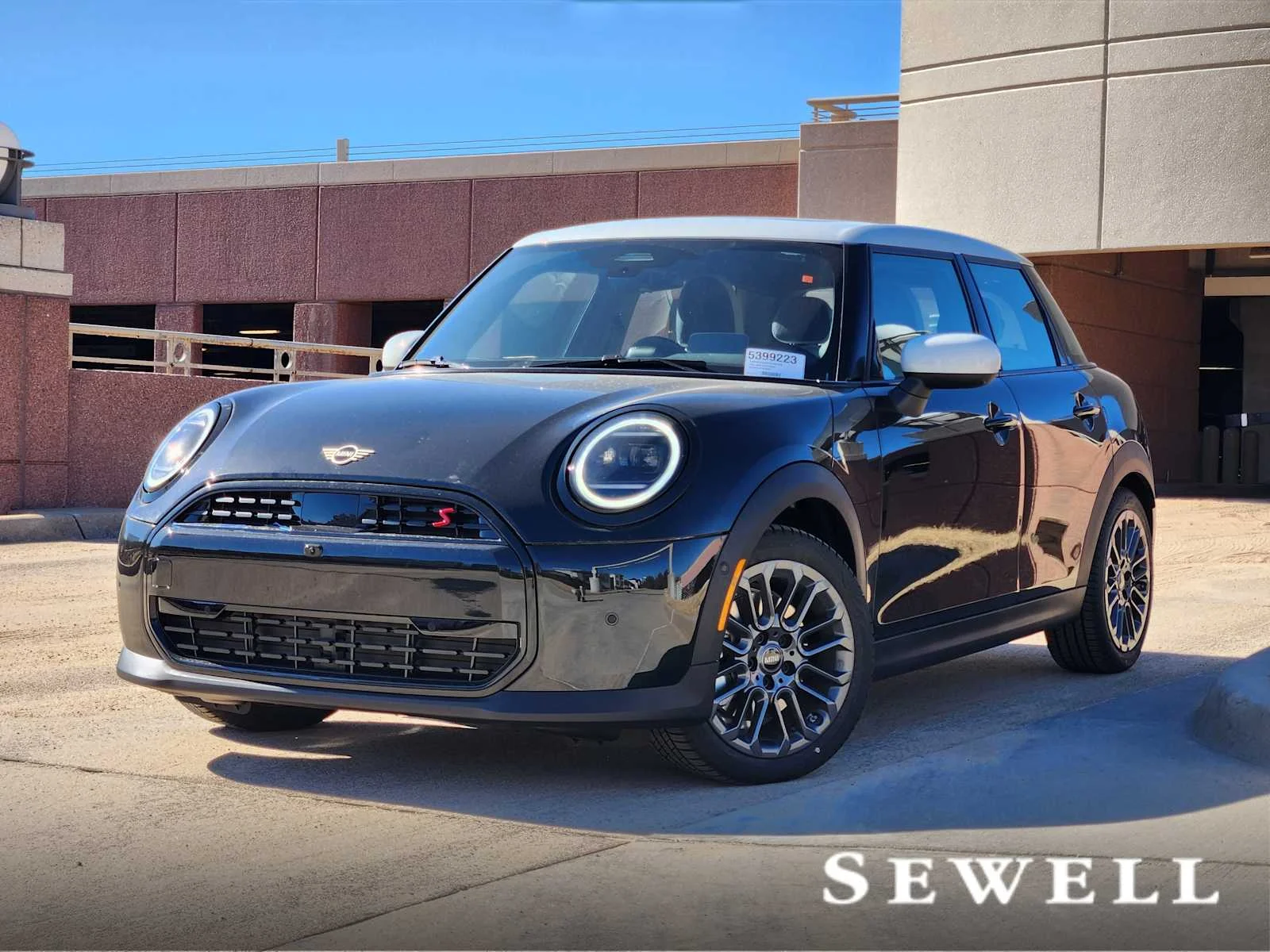 2026 MINI Hardtop Cooper S's photo