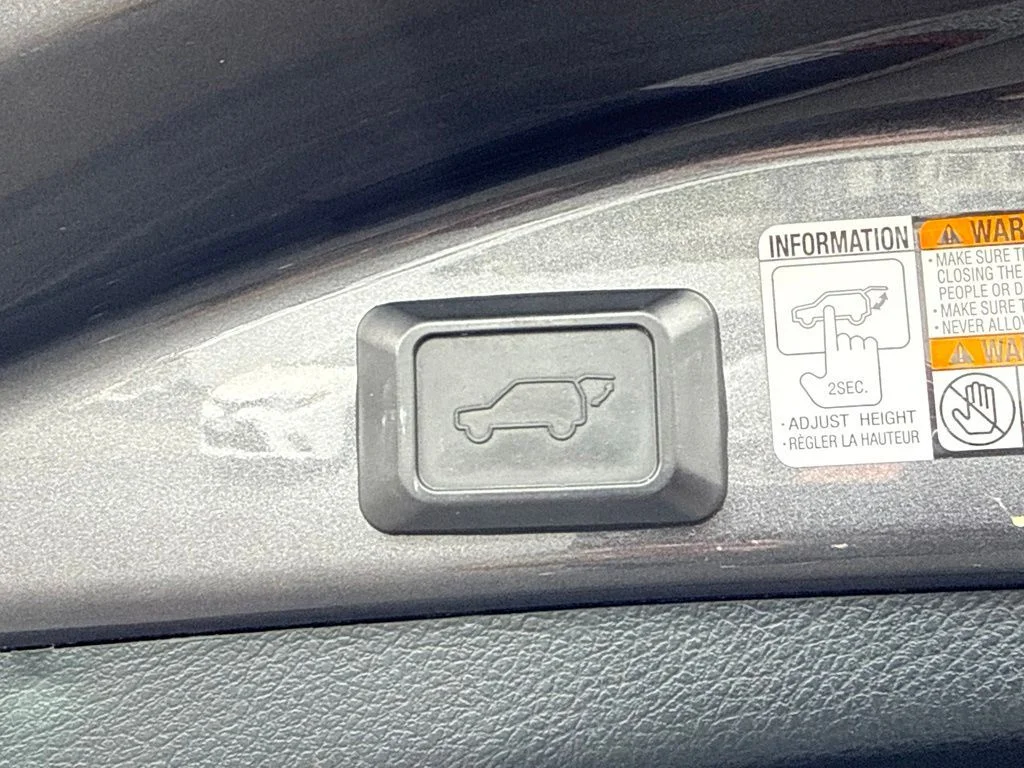 Used 2015 Gray Toyota XLE image 18