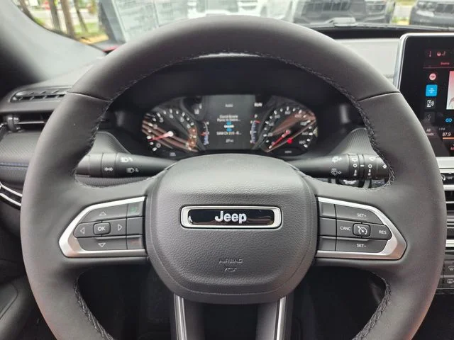 New 2026 Red Hot Pearlcoat Jeep Latitude image 26