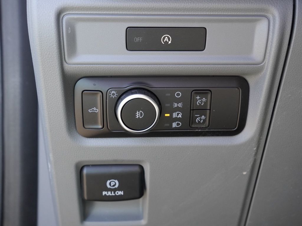 Used 2025 Silver Ford XLT image 9