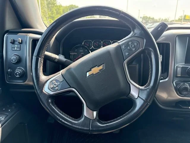 Used 2019 DEEP OCEAN BLUE METALLIC Chevrolet LT image 18