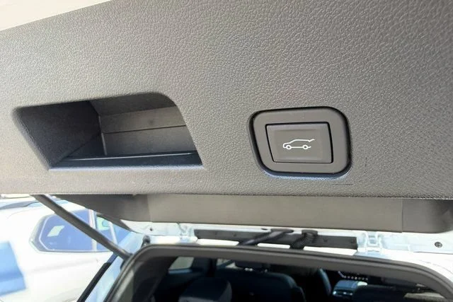 New 2026 Summit White GMC Denali image 28