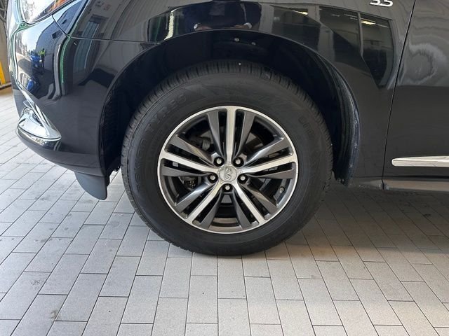 Used 2018 Black INFINITI Base image 9