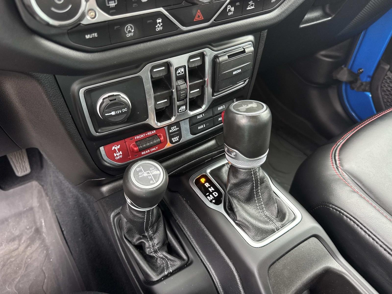 Used 2024 Hydro Blue Pearlcoat Jeep Rubicon X image 26