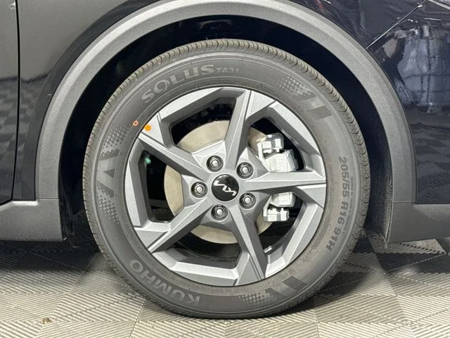 New 2026 Aurora Black Pearl Kia LXS image 10