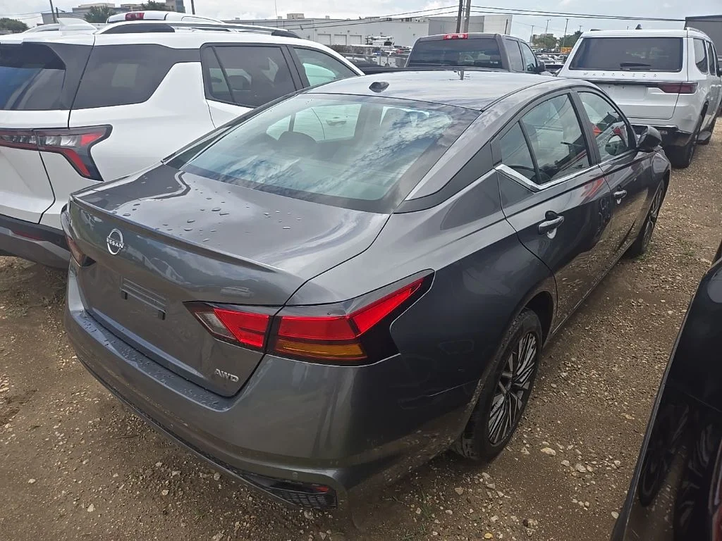 Used 2026 Gray Nissan 2.5 SV image 3