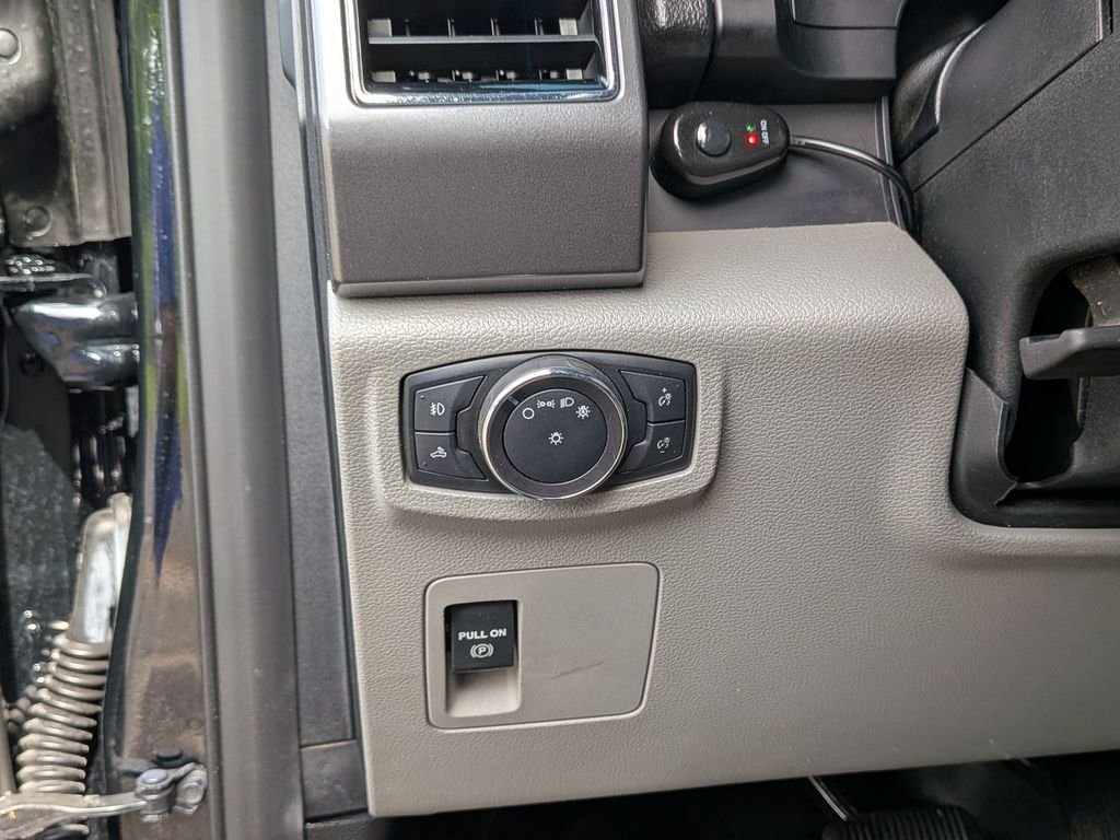 Used 2018 Black Ford XLT image 19