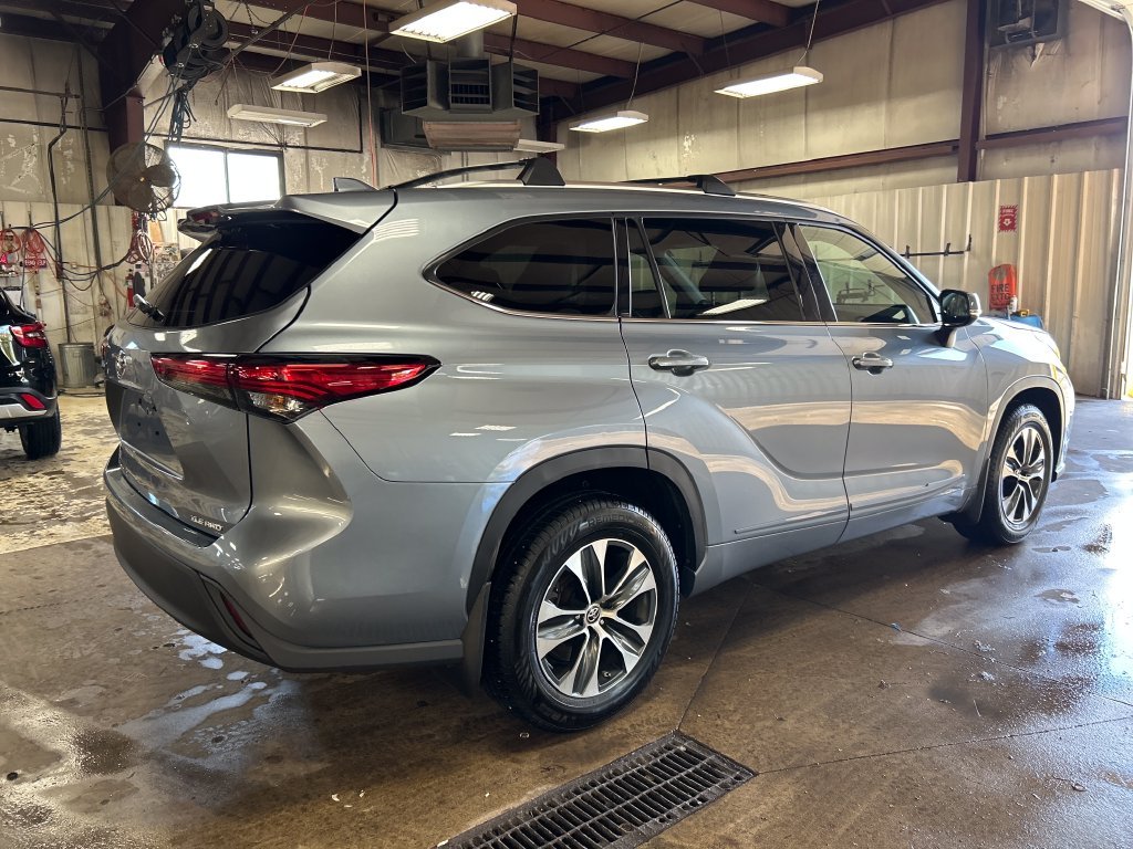 Used 2021  Toyota XLE image 5
