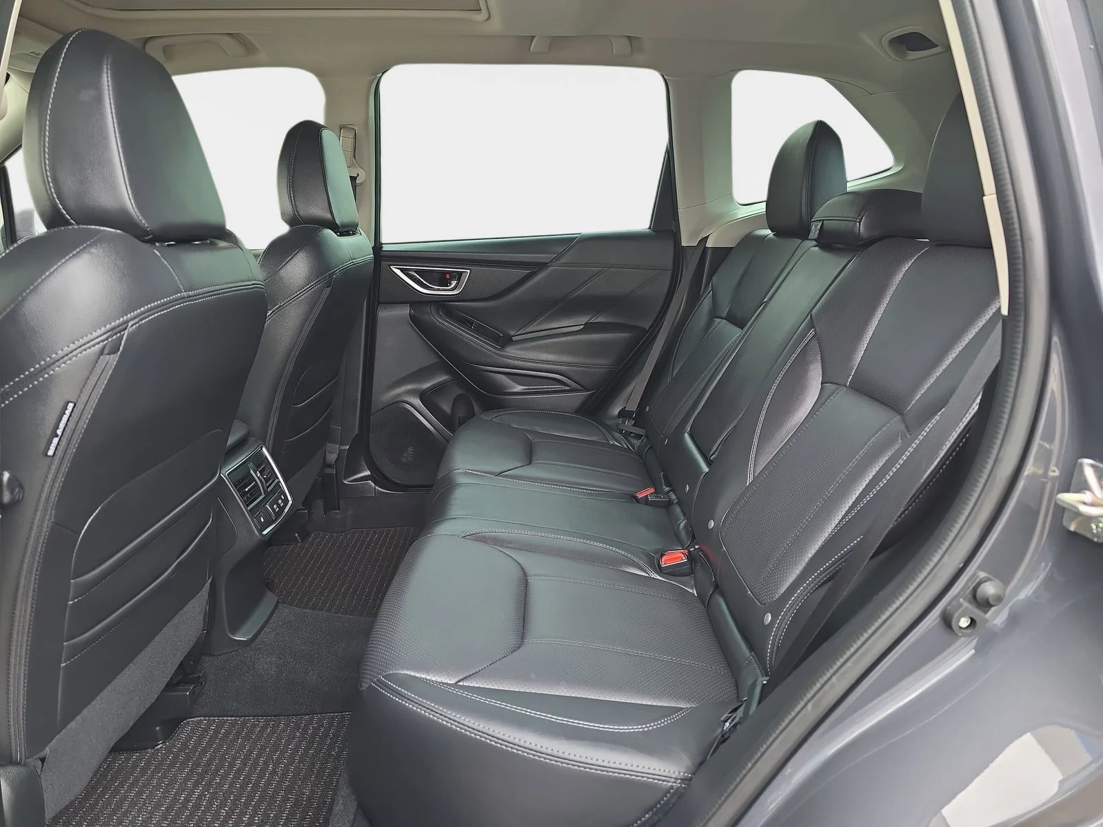 Used 2023 Gray Metallic Subaru Touring image 16