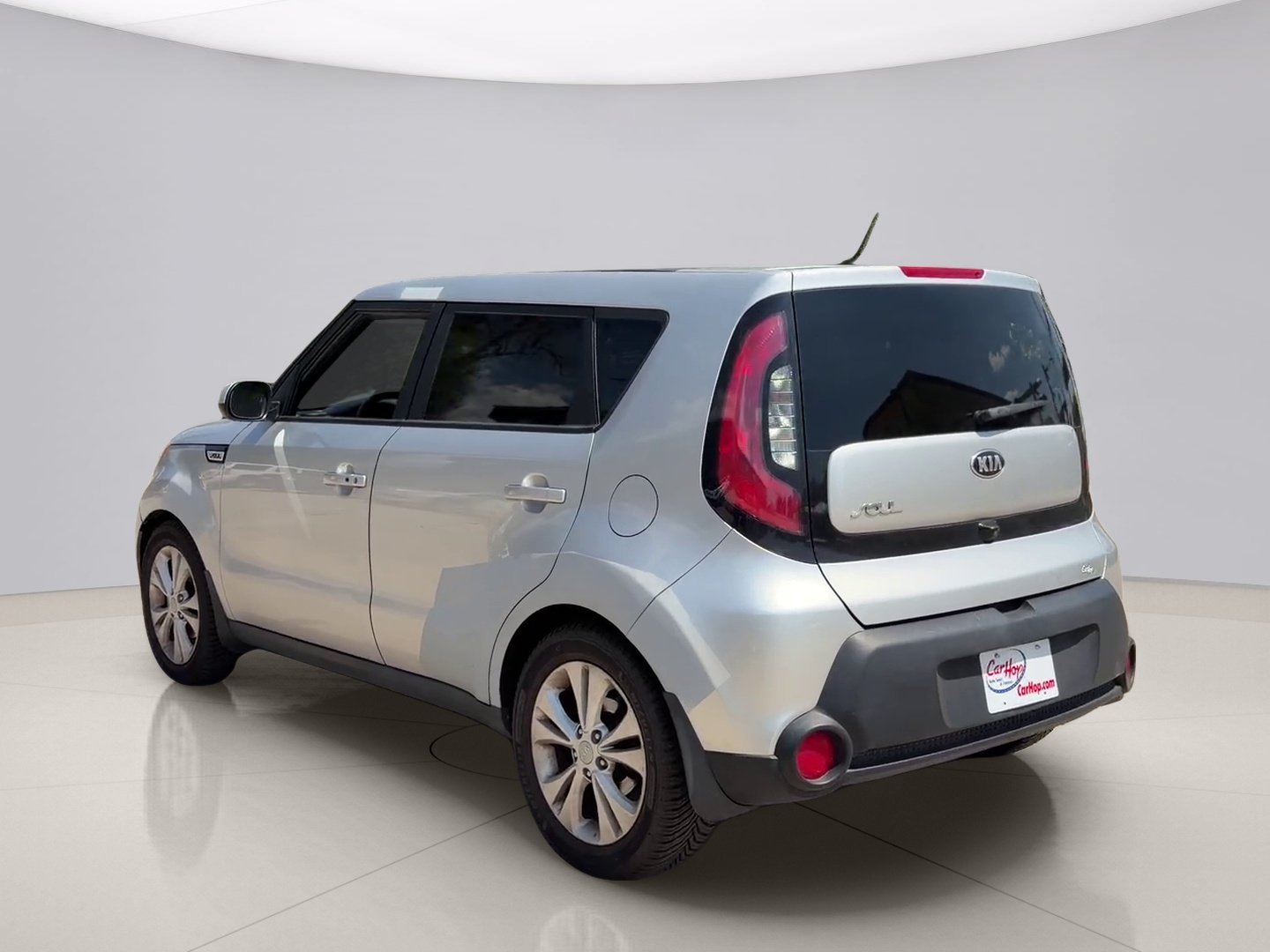 Used 2015 Silver Kia + image 3