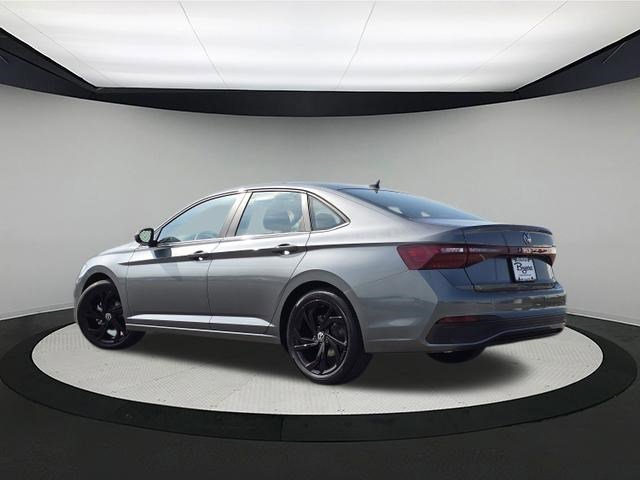 New 2026 Platinum Gray Metallic Volkswagen SE image 5