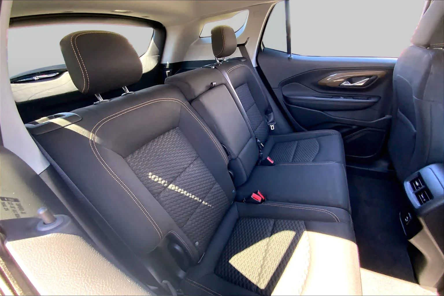 Used 2019 Summit White GMC SLE image 19