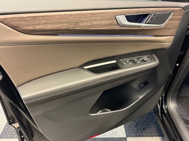 New 2026 Black Volkswagen SEL image 8
