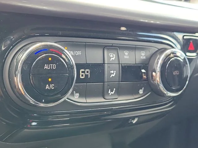 2025 Chevrolet Trax LT - Photo 26