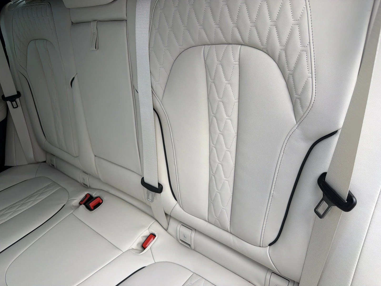 New 2026 Brooklyn Grey Metallic BMW xDrive40i image 22