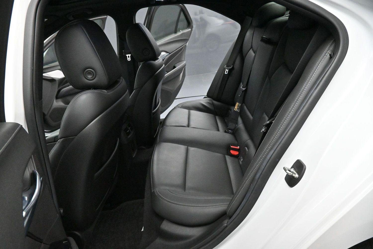 Used 2022 Crystal White Tricoat Cadillac Premium Luxury image 30