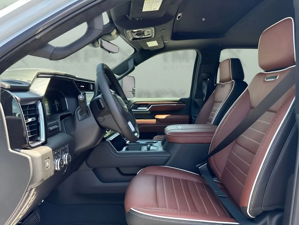 New 2026 Glacier White Tricoat GMC Denali Ultimate image 9